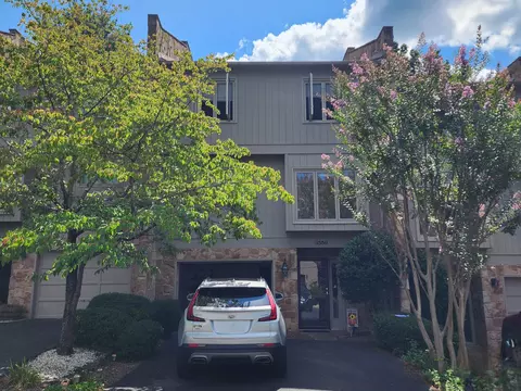 3556 Londonderry Ln, Roanoke, VA 24018