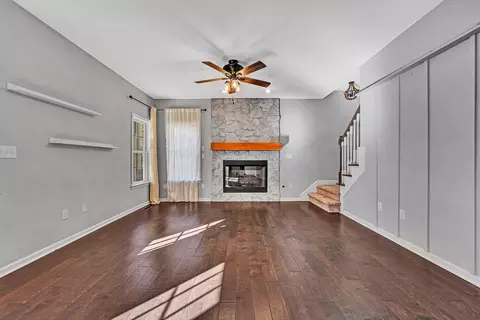 Living - 1404 Commonwealth Dr, Hardy, VA 24101 photo 2 of 9