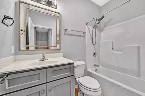 Bath - 1404 Commonwealth Dr, Hardy, VA 24101 photo 6 of 7