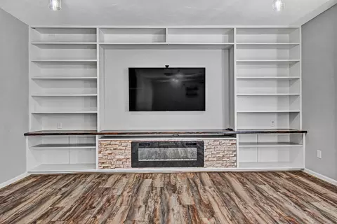 Living - 1404 Commonwealth Dr, Hardy, VA 24101 photo 9 of 9