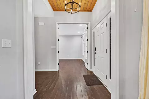 Entry Way - 1404 Commonwealth Dr, Hardy, VA 24101 photo 2 of 10