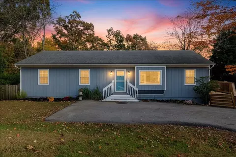 3234 Woodview Rd, Roanoke, VA 24018