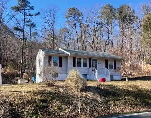 4737 Yellow Mountain Rd, Roanoke, VA 24014