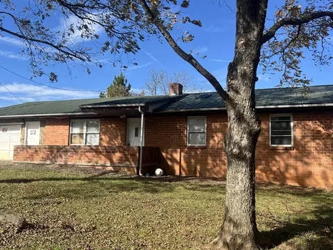 391 Lakewood Forest Rd, Moneta, VA 24121