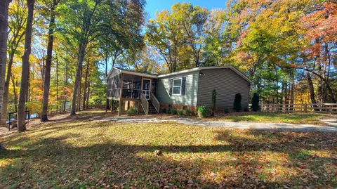 524 Fox Chase Rd, Wirtz, VA 24184