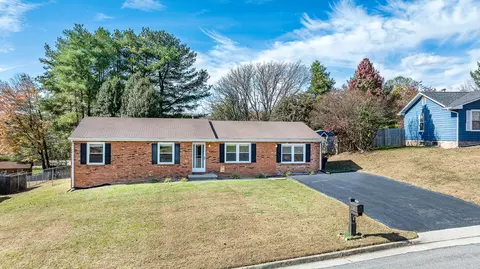 2612 Tulip Ln, Vinton, VA 24179
