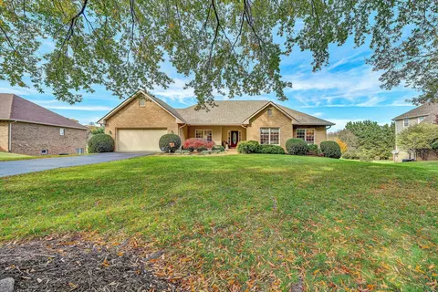 3723 Renfield Dr, Roanoke, VA 24018