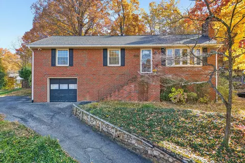 3536 Forester Rd SW, Roanoke, VA 24015