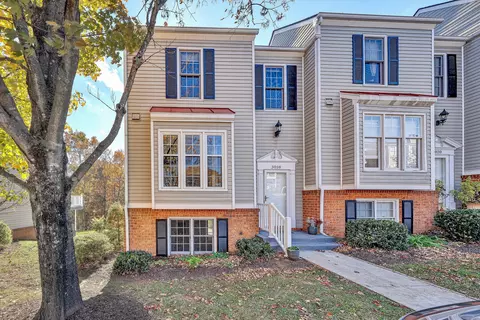 3018 Winterberry Dr, Roanoke, VA 24018
