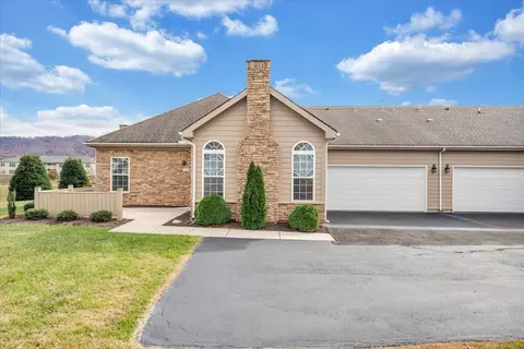 5534 Orchard Villas Cir, Roanoke, VA 24019