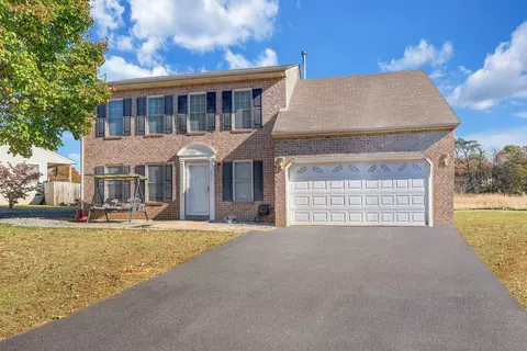 6717 Albert Rd, Roanoke, VA 24019
