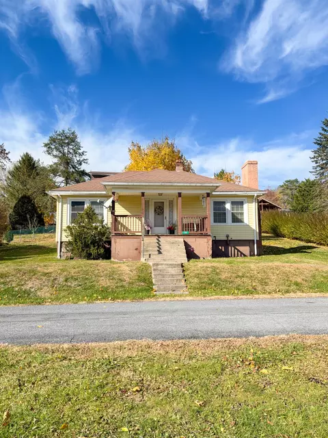 120 Lake View Dr, Bacova, VA 24412