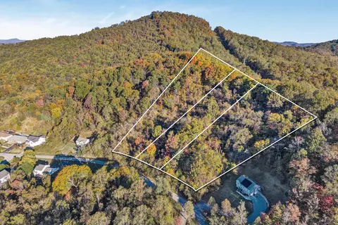 4426 Toddsbury Dr, Vinton, VA 24179
