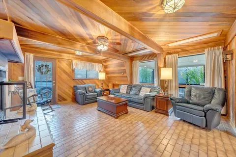 Living - 549 Clydes Rd, Eagle Rock, VA 24085 photo 4 of 9