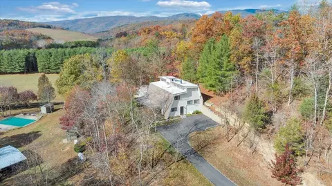 549 Clydes Rd, Eagle Rock, VA 24085