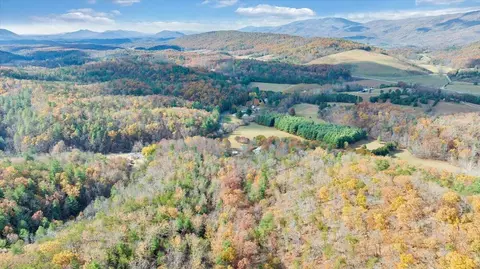 View/Area - 549 Clydes Rd, Eagle Rock, VA 24085 photo 4 of 7