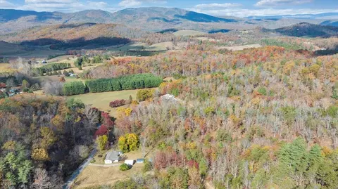 View/Area - 549 Clydes Rd, Eagle Rock, VA 24085 photo 3 of 7