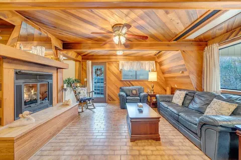 Living - 549 Clydes Rd, Eagle Rock, VA 24085 photo 3 of 9