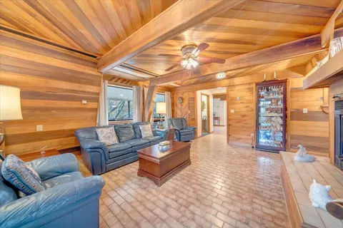 Living - 549 Clydes Rd, Eagle Rock, VA 24085 photo 6 of 9