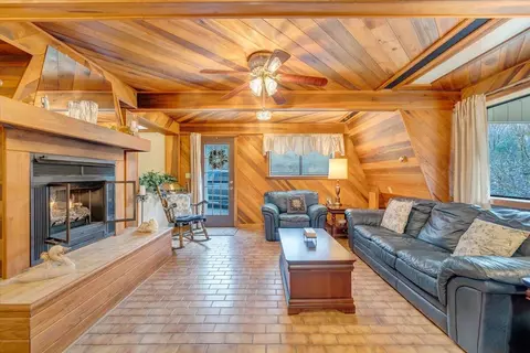 Living - 549 Clydes Rd, Eagle Rock, VA 24085 photo 2 of 9
