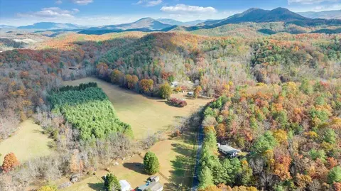 View/Area - 549 Clydes Rd, Eagle Rock, VA 24085 photo 1 of 7