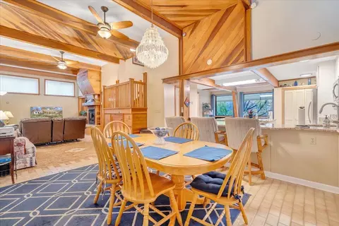 Dining - 549 Clydes Rd, Eagle Rock, VA 24085 photo 5 of 6