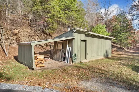Exterior - 549 Clydes Rd, Eagle Rock, VA 24085 photo 23 of 30