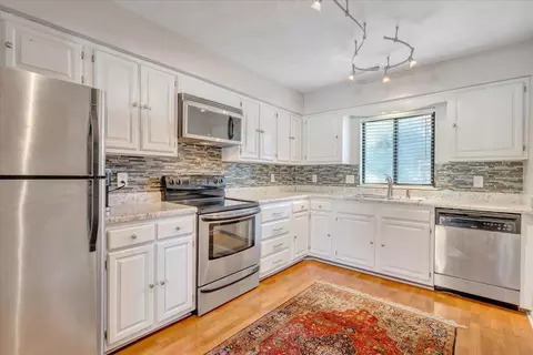 Kitchen - 2447 Post Oak Rd, Salem, VA 24153 photo 4 of 4
