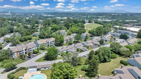 View/Area - 2447 Post Oak Rd, Salem, VA 24153 photo 3 of 10