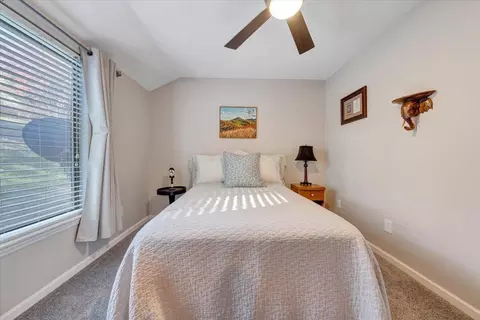 Bedroom - 2447 Post Oak Rd, Salem, VA 24153 photo 5 of 6