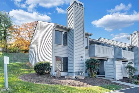 Exterior - 2447 Post Oak Rd, Salem, VA 24153 photo 2 of 11