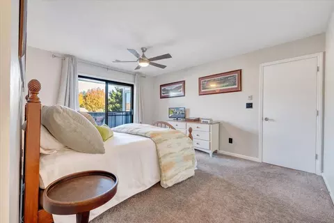 Bedroom - 2447 Post Oak Rd, Salem, VA 24153 photo 2 of 6