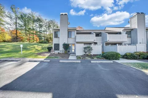 Exterior - 2447 Post Oak Rd, Salem, VA 24153 photo 7 of 11