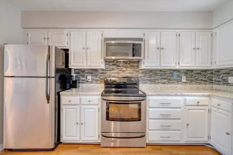 Kitchen - 2447 Post Oak Rd, Salem, VA 24153 photo 3 of 4