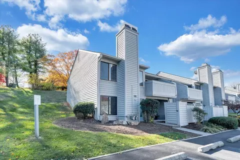 Exterior - 2447 Post Oak Rd, Salem, VA 24153 photo 5 of 11