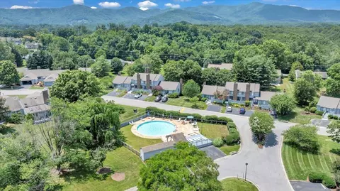View/Area - 2447 Post Oak Rd, Salem, VA 24153 photo 4 of 10