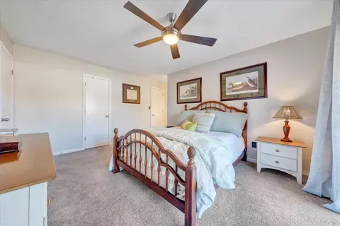 Bedroom - 2447 Post Oak Rd, Salem, VA 24153 photo 3 of 6
