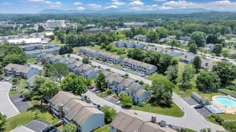View/Area - 2447 Post Oak Rd, Salem, VA 24153 photo 7 of 10