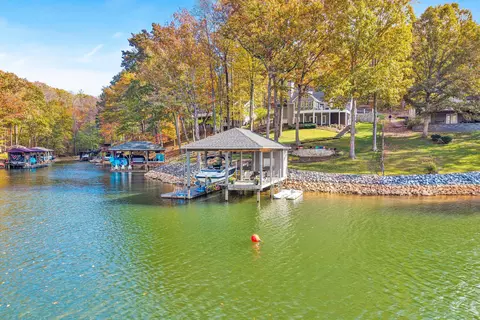 101 Elm Ct, Moneta, VA 24121