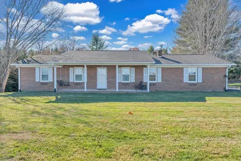 397 Commonwealth Rd, Galax, VA 24333