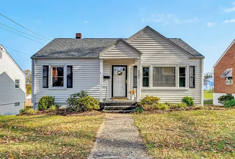 3227 Oliver Rd NE, Roanoke, VA 24012