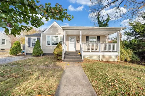 4915 Hildebrand Rd NW, Roanoke, VA 24012