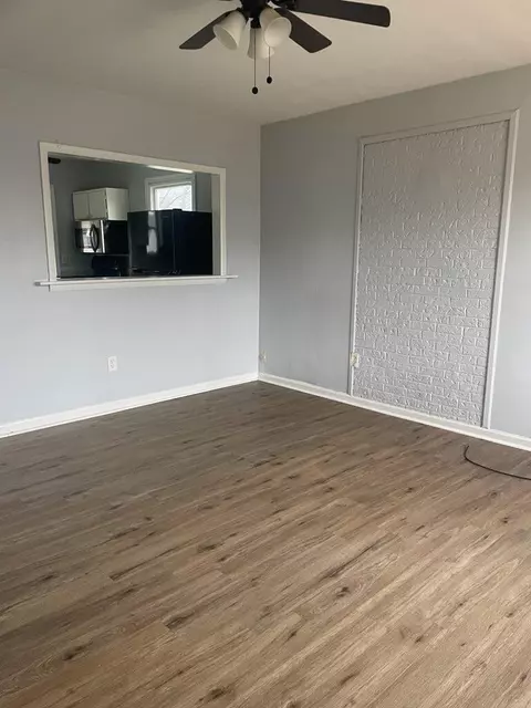 Living - 1525 Gordon Ave SE, Roanoke, VA 24014 photo 3 of 3