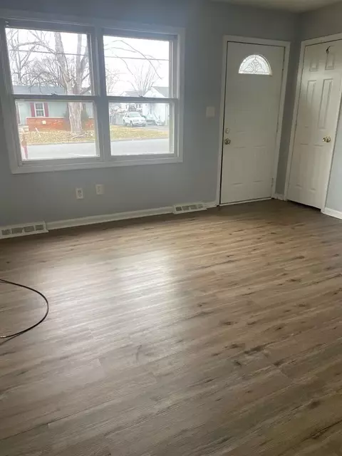 Living - 1525 Gordon Ave SE, Roanoke, VA 24014 photo 1 of 3
