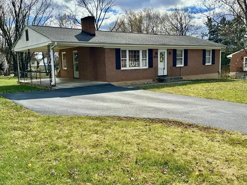 Exterior - 525 Elden Ave, Roanoke, VA 24019 photo 2 of 8