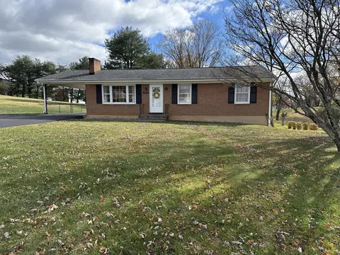 Exterior - 525 Elden Ave, Roanoke, VA 24019 photo 1 of 8