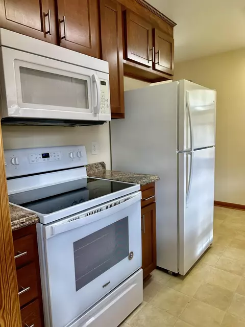 Kitchen - 525 Elden Ave, Roanoke, VA 24019 photo 3 of 3