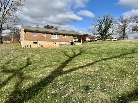 Exterior - 525 Elden Ave, Roanoke, VA 24019 photo 7 of 8
