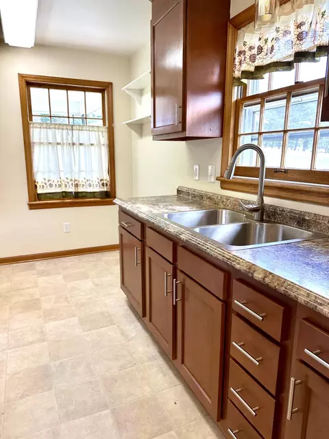 Kitchen - 525 Elden Ave, Roanoke, VA 24019 photo 2 of 3