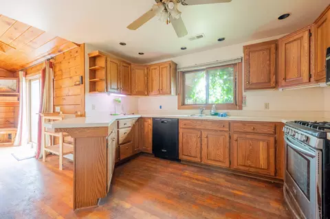 Kitchen - 528 Falling Branch Rd NW, Floyd, VA 24091 photo 4 of 4